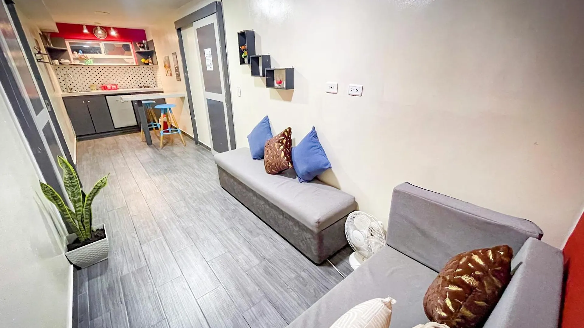 Red Apartment Excelente Ubicacion Laurles Los Molinos Medellín Kolumbia